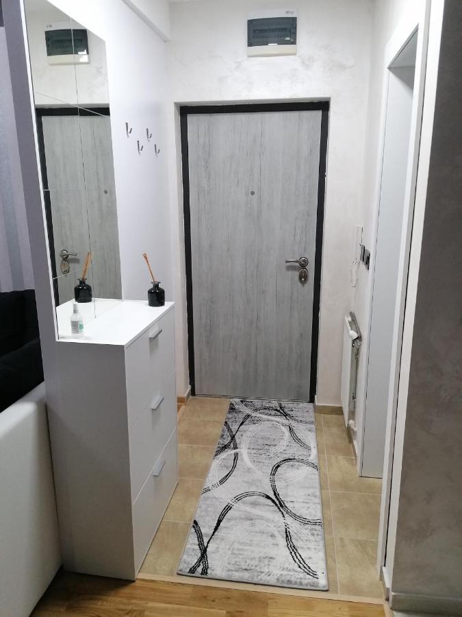 Nenadovic Apartman Ομπρένοβατς Εξωτερικό φωτογραφία