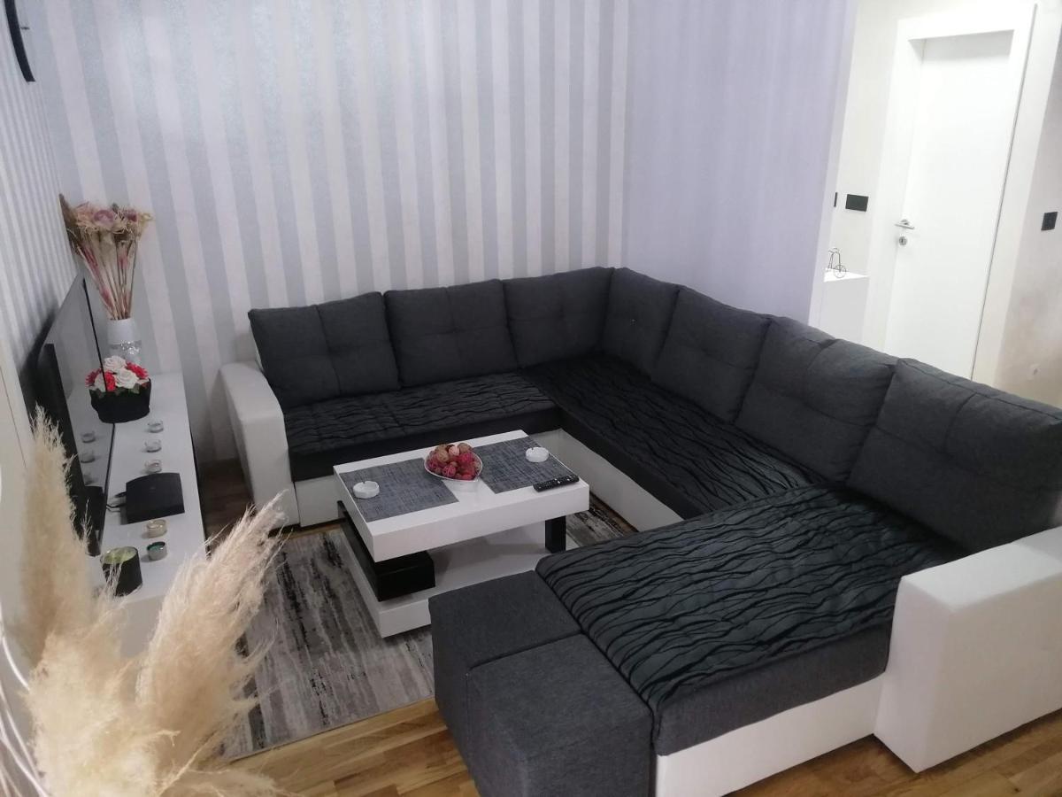 Nenadovic Apartman Ομπρένοβατς Εξωτερικό φωτογραφία