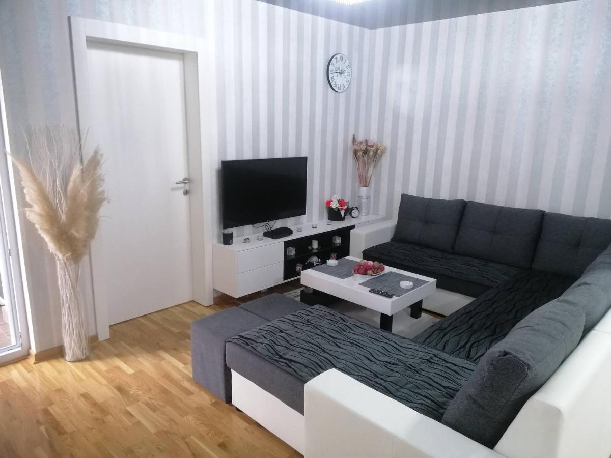 Nenadovic Apartman Ομπρένοβατς Εξωτερικό φωτογραφία